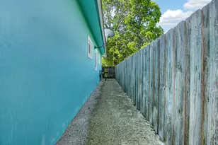 32 S Andros Rd, Key Largo, FL 33037 - Photo 39