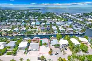 125 Gardenia St, Upper Sugarloaf Key, FL 33070 - Photo 1