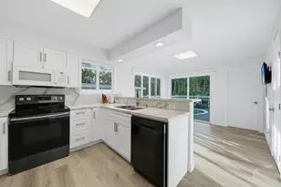 1409 Whalton St, Key West, FL 33040 - Photo 11