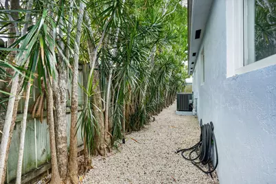 8 N End Road, Key Largo, FL 33037 - Photo 31