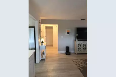 439 4th Road #upstairs only, Key Largo, FL 33037 - Photo 5
