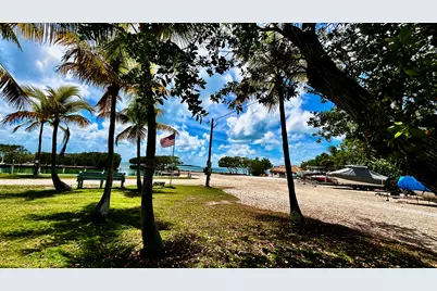 140 S Bay Harbor Drive, Key Largo, FL 33037 - Photo 3