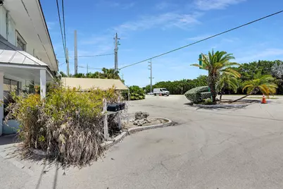 7070 Overseas Highway, Marathon, FL 33050 - Photo 11