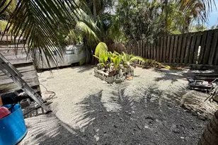 813 Narragansett Ln, Key Largo, FL 33037 - Photo 23