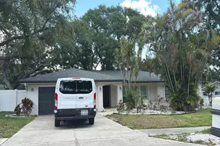 904 Highview Dr, Palm Harbor, FL 34683 - Photo 1