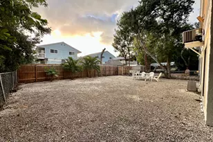 335 Bayview Ave, Key Largo, FL 33037 - Photo 23