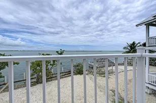 21 E Circle Dr, Saddlebunch, FL 33040 - Photo 9