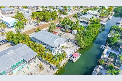27426 Martinique Lane, Ramrod Key, FL 33042 - Photo 39