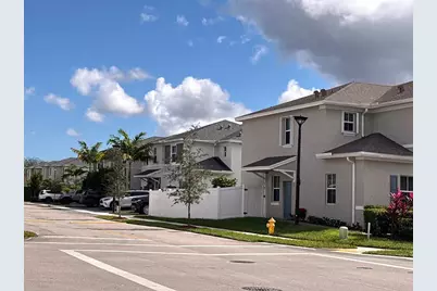 1685 SE 8th Avenue, Homestead, FL 33034 - Photo 5