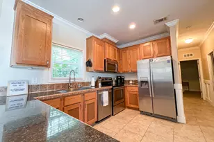 37 Palm Dr, Lower Sugarloaf Key, FL 33040 - Photo 5