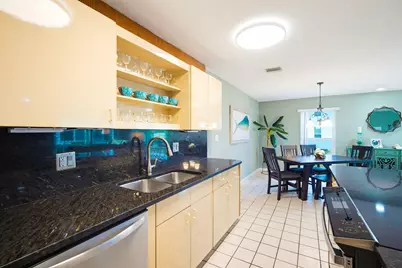 12690 Overseas Highway #APT 310, Marathon, FL 33050 - Photo 15
