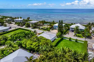 235 W Seaview Cir, Duck Key, FL 33050 - Photo 37