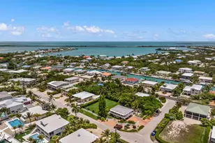 235 W Seaview Cir, Duck Key, FL 33050 - Photo 1
