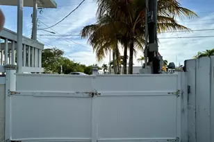 100 Sunset Ln, Key Largo, FL 33037 - Photo 3