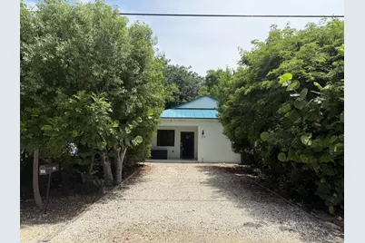 106 S Bay Harbor Drive, Key Largo, FL 33037 - Photo 1