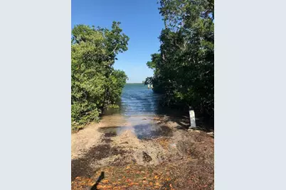 19543 Navajo Street, Sugarloaf Key, FL 33042 - Photo 11