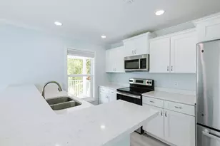 224 W Seaview Dr, Duck Key, FL 33050 - Photo 7
