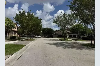 512 SE 33rd Terrace, Homestead, FL 33034 - Photo 3
