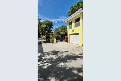 140 S Bay Harbor Drive, Key Largo, FL 33037 - Photo 13