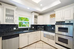 420 11th St, Key Colony, FL 33051 - Photo 29