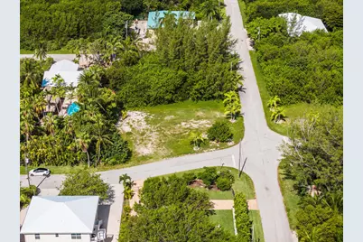 101 S Bahama Drive, Duck Key, FL 33050 - Photo 13