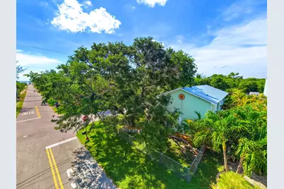 31054 Avenue J, Big Pine Key, FL 33043 - Photo 5