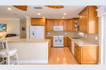40 High Point Road #703, Plantation Key, FL 33070 - Photo 5