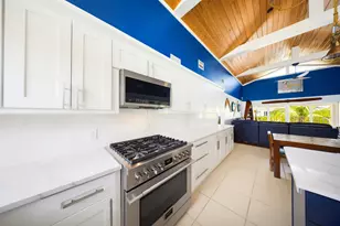 1044 Lagoon Dr, Summerland Key, FL 33042 - Photo 11