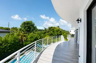 273 W Seaview Dr, Duck Key, FL 33050 - Photo 9