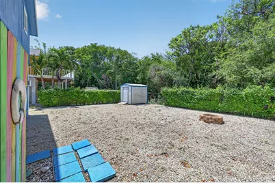 414 N Mahogany Avenue, Key Largo, FL 33037 - Photo 5
