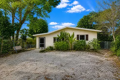 711 Sharon Place, Key Largo, FL 33037 - Photo 1