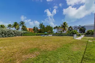 201 E Ocean Dr, Key Colony, FL 33051 - Photo 51