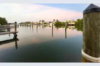 107 Avenue D #APT 208, Marathon, FL 33050 - Photo 5