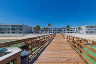 201 E Ocean Dr, Key Colony, FL 33051 - Photo 21