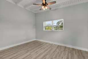 17 Man-O-War Dr, Marathon, FL 33050 - Photo 9