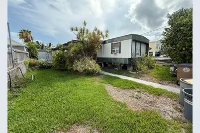 32C 10th Avenue, Stock Island, FL 33040 - Photo 1