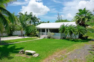 19421 Canal Dr, Sugarloaf Key, FL 33042 - Photo 3