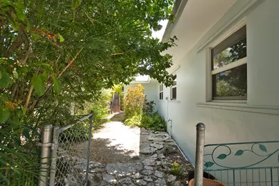 207 Hibiscus Street, Plantation Key, FL 33070 - Photo 37