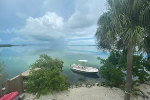 17 E Circle Dr, Saddlebunch, FL 33040 - Photo 13