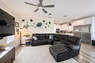 17 E Circle Dr, Saddlebunch, FL 33040 - Photo 5