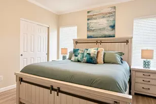 17 E Circle Dr, Saddlebunch, FL 33040 - Photo 9
