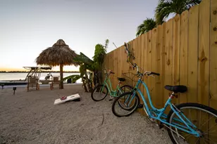 24 Beach Dr, Lower Sugarloaf Key, FL 33040 - Photo 45