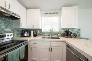 24 Beach Dr, Lower Sugarloaf Key, FL 33040 - Photo 5