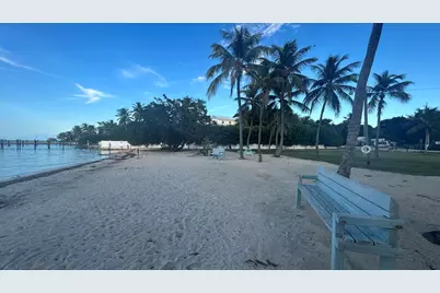 140 S Bay Harbor Drive, Key Largo, FL 33037 - Photo 9
