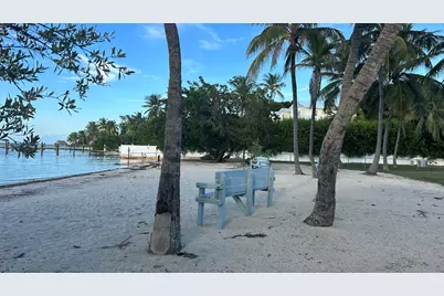 140 S Bay Harbor Drive, Key Largo, FL 33037 - Photo 7