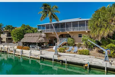 364 E Seaview Drive, Duck Key, FL 33050 - Photo 1