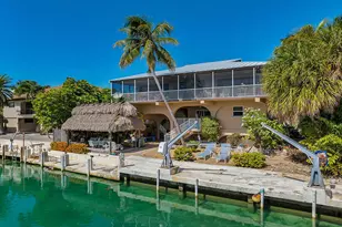 364 E Seaview Dr, Duck Key, FL 33050 - Photo 1