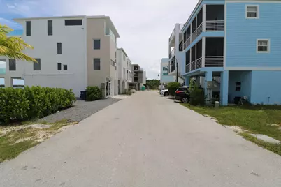 94825 Overseas Highway #UNIT 35, Key Largo, FL 33037 - Photo 13
