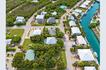 129 N Indies Drive, Duck Key, FL 33050 - Photo 23