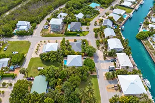 129 N Indies Dr, Duck Key, FL 33050 - Photo 23